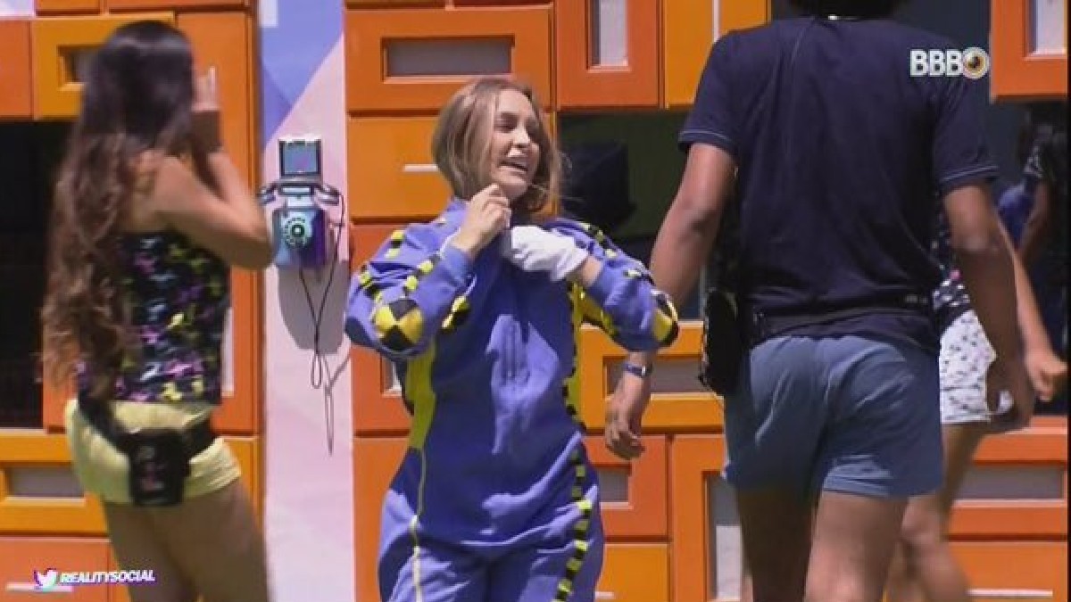 Carla Diaz volta do paredão falso do BBB 21