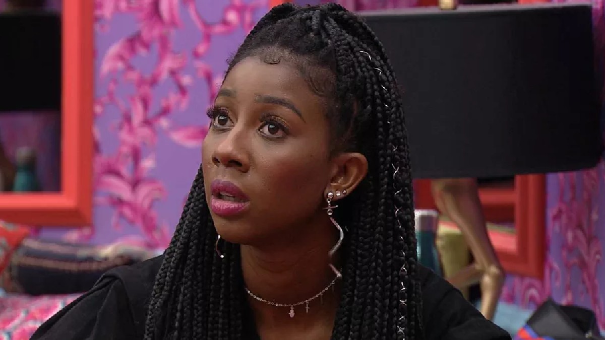 Camilla de Lucas no quarto colorido do BBB 21