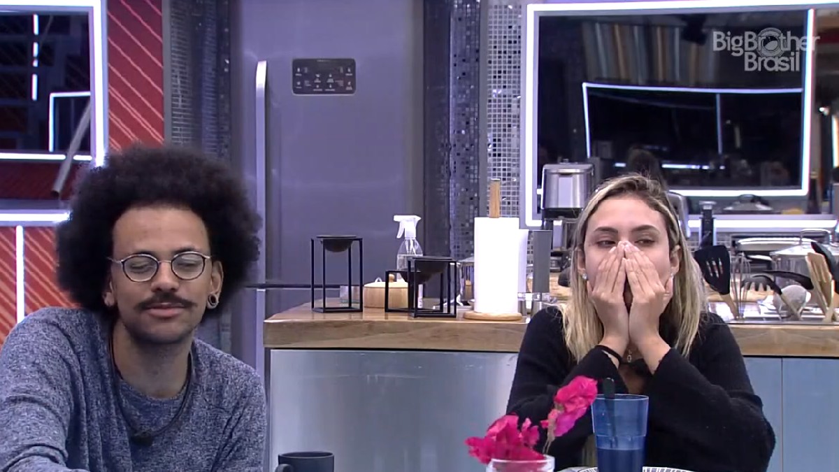 João Luiz e Sarah na cozinha do VIP