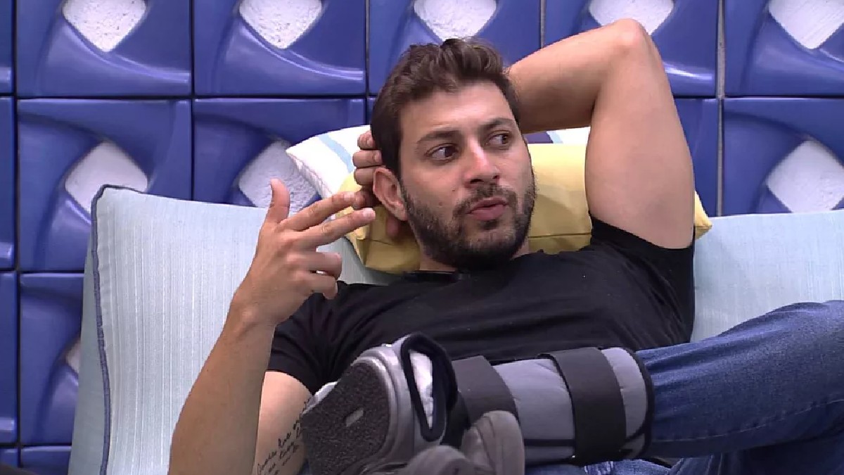 Caio reclama sobre Camilla de Lucas no BBB 21