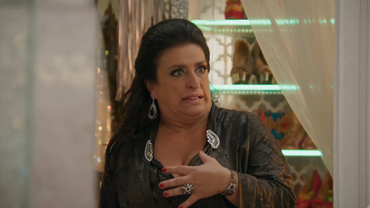 Teodora (Grace Gianoukas) em Haja Coração
