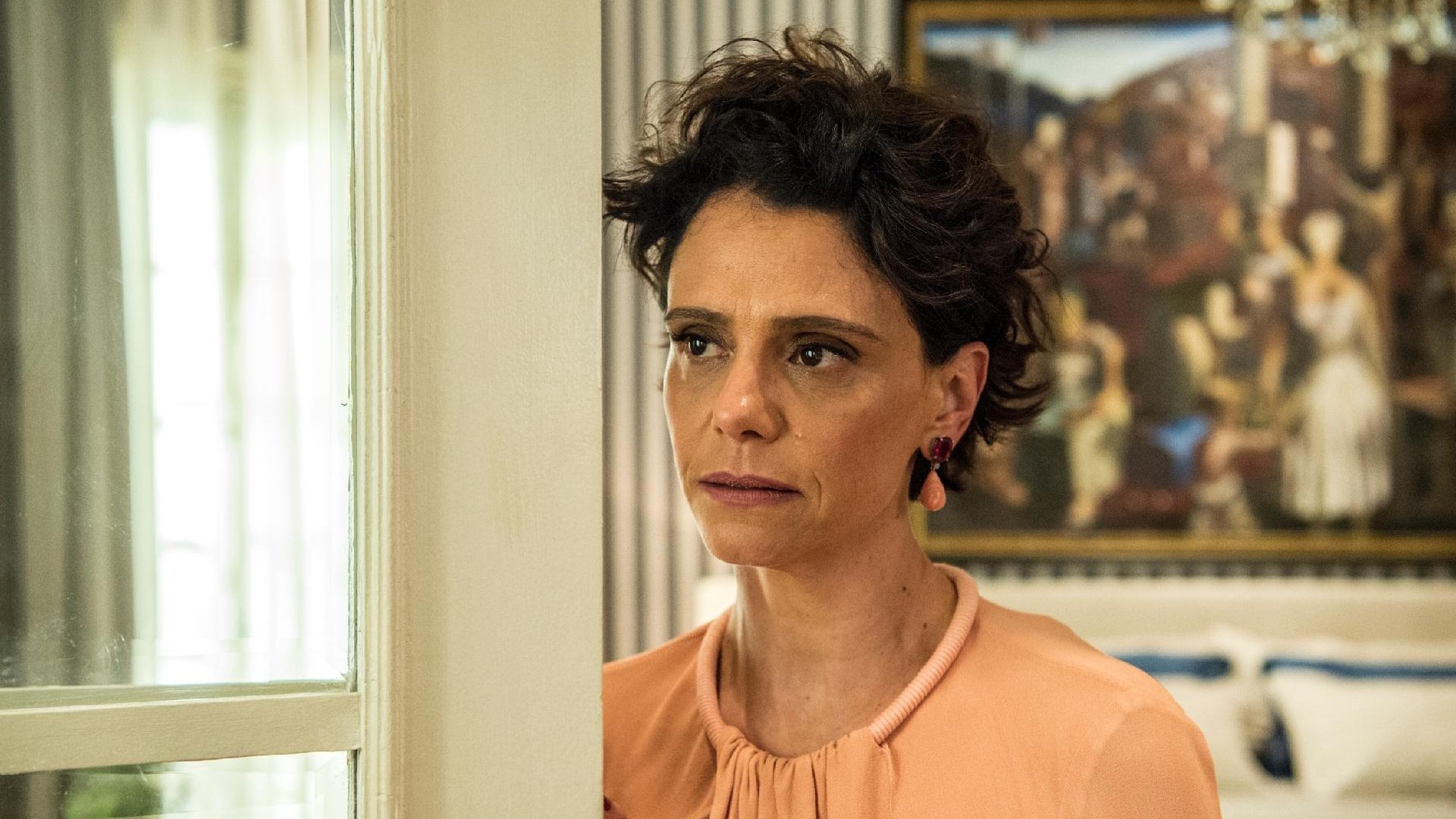 Lídia (Malu Galli), em Amor de Mãe
