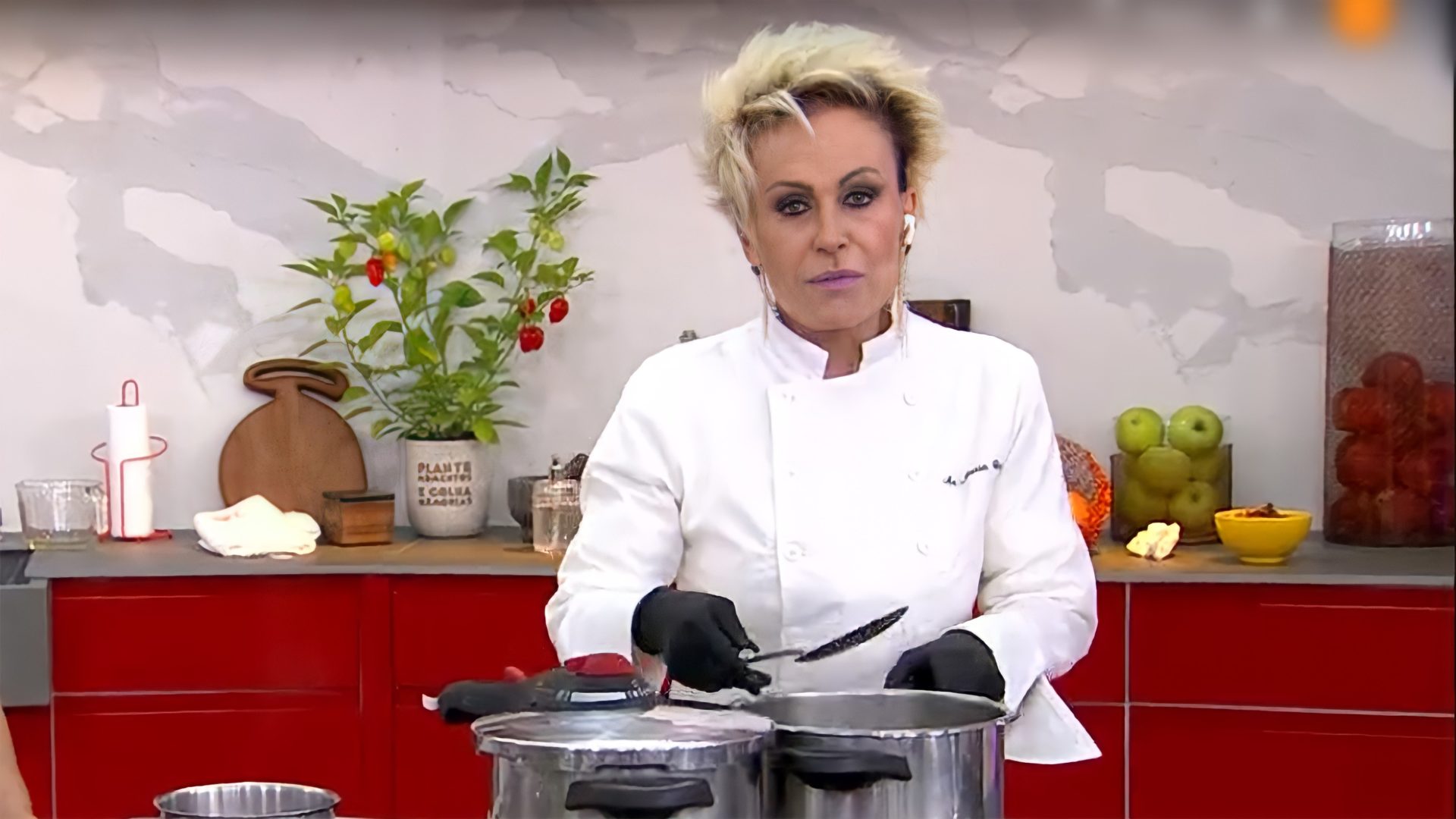 Apresentadora Ana Maria Braga