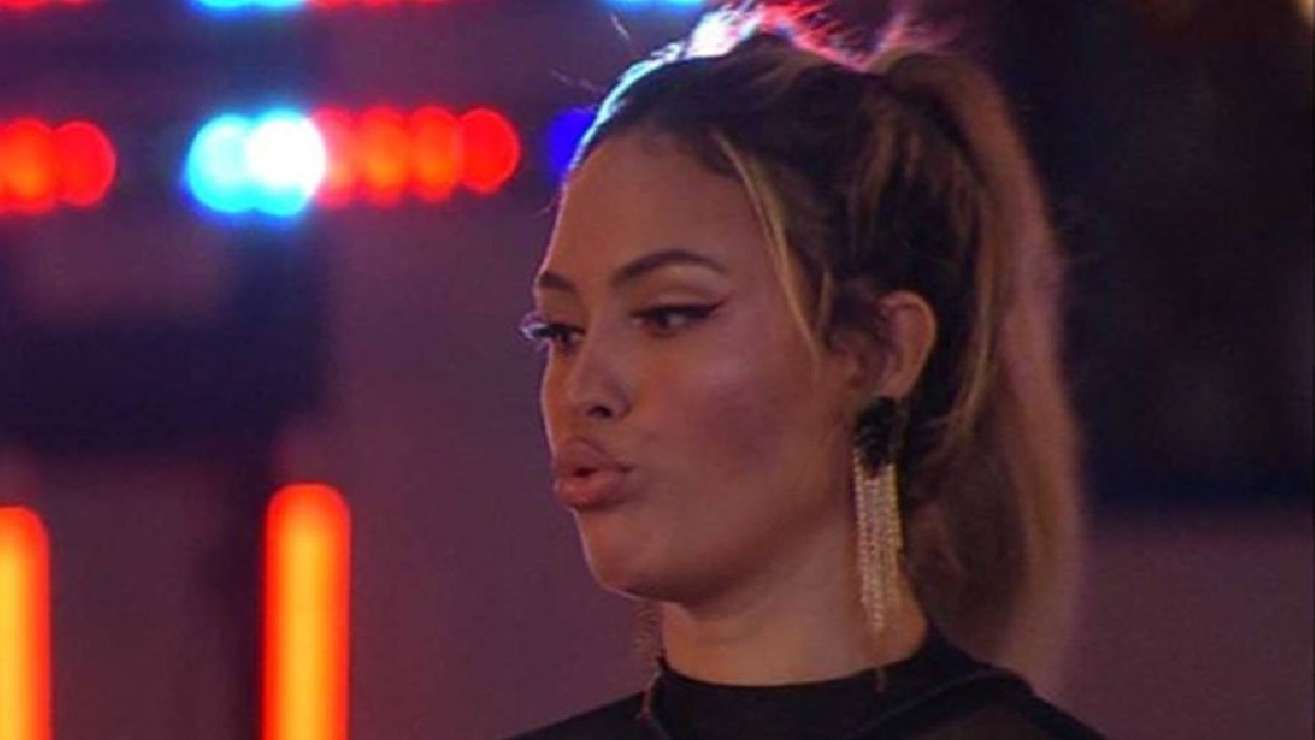 Sarah do BBB 21 zomba de COVID-19
