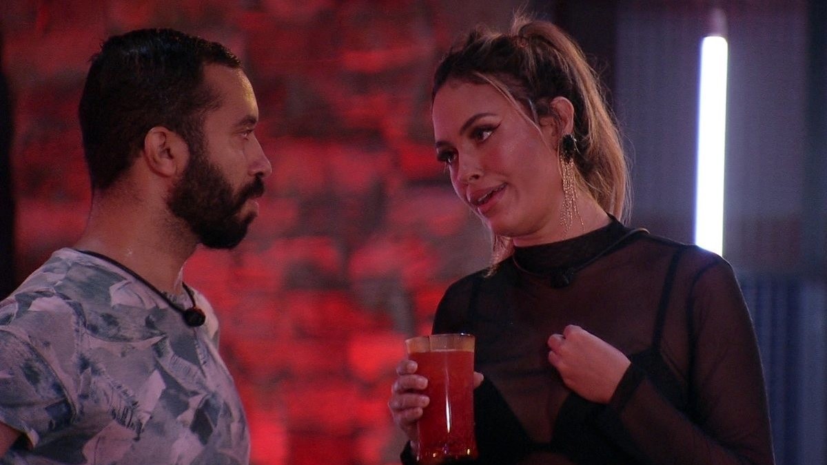 Gilberto e Sarah na Festa Drift no BBB 21