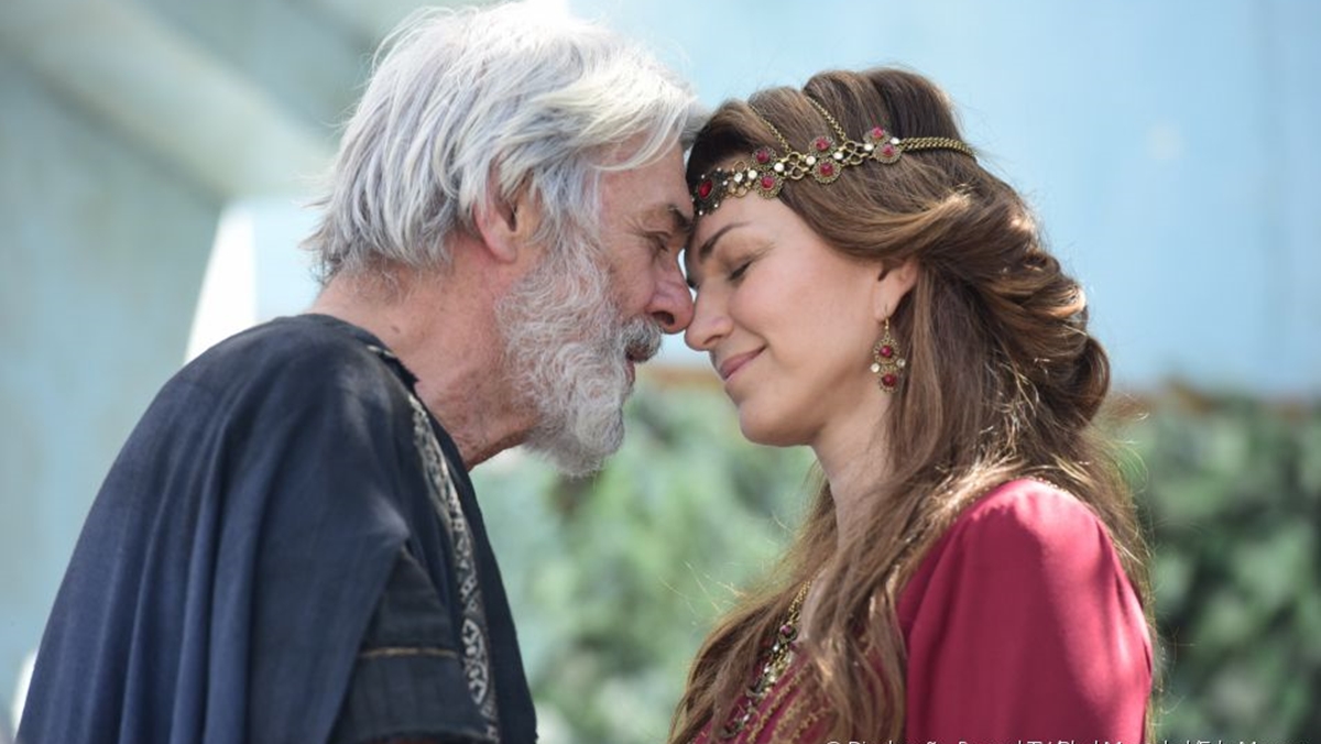 Zecarlos Machado e Adriana Garambone em cena de Gênesis, na Record TV (Reprodução: Record TV)