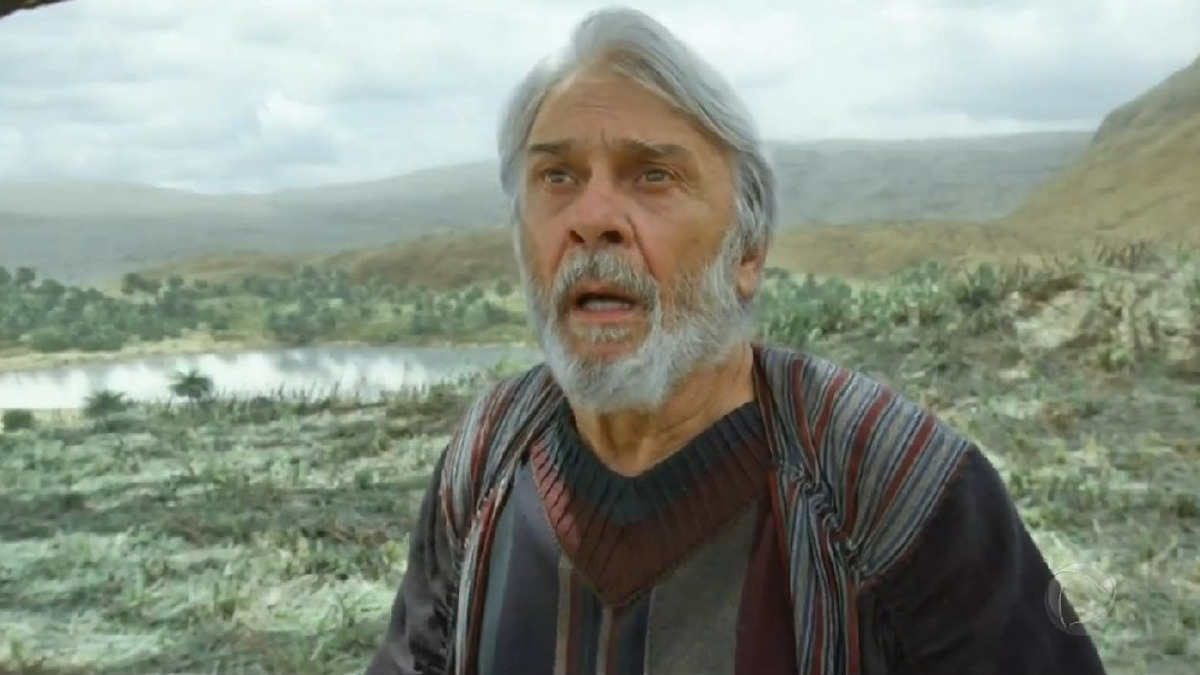 Abrão (Zé Carlos Machado) recebe um chamado de Deus (Reprodução/Record TV)