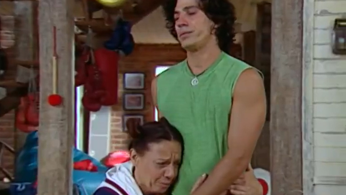 Edilásia (Rosi Campos) e Ulisses (Leonardo Brício) em Da Cor do Pecado (Reprodução/Globoplay)