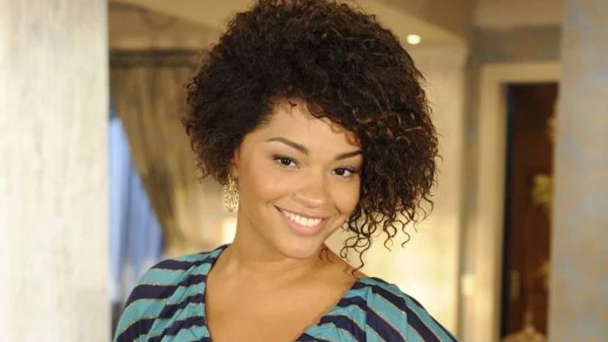 Juliana Alves como Clotilde em Ti-Ti-Ti (Divulgação / Globo)