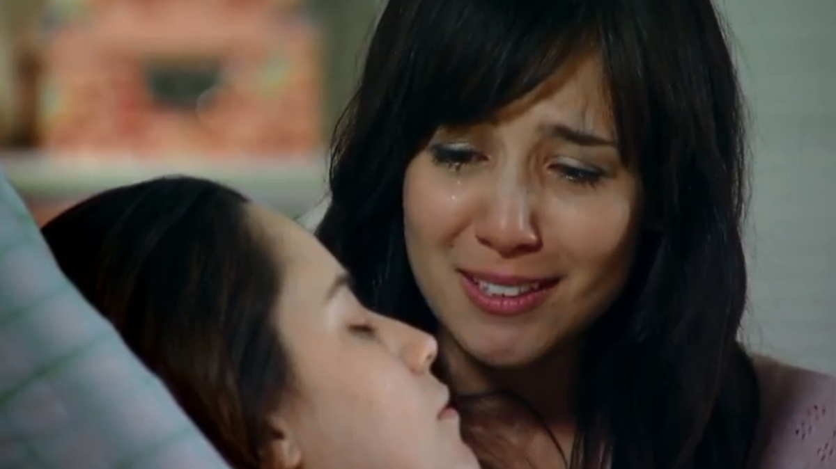 Manu (Marjorie Estiano) e Ana (Fernanda Vasconcellos) em cena de A Vida da Gente (Reprodução: Globo)