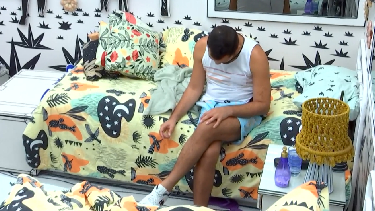 Gilberto está triste sem Sarah no BBB 21