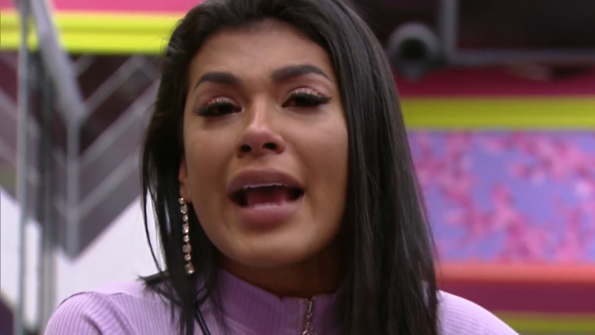 Pocah tem crise de choro no BBB 21