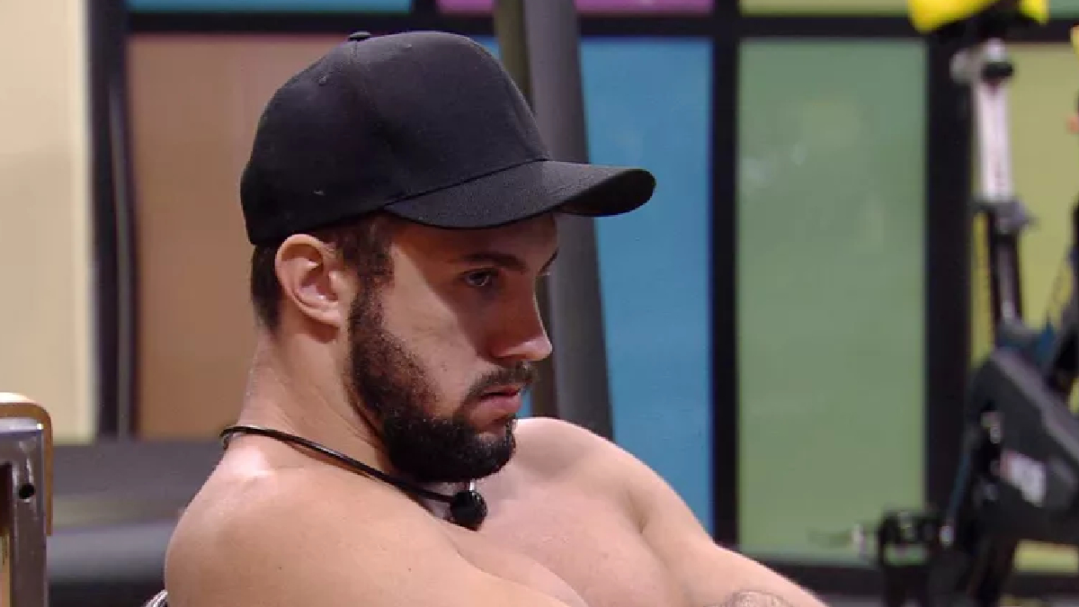 Arthur conversa consigo mesmo no BBB 21