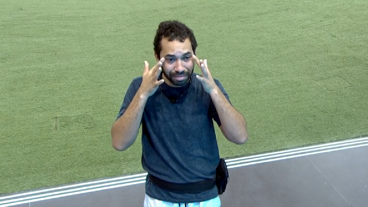 Gilberto chora no BBB 21