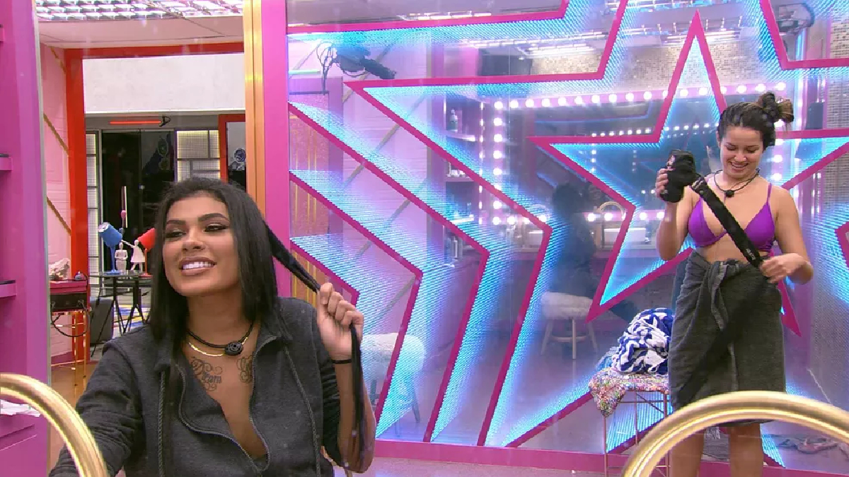 Pocah e Juliette conversam no BBB 21