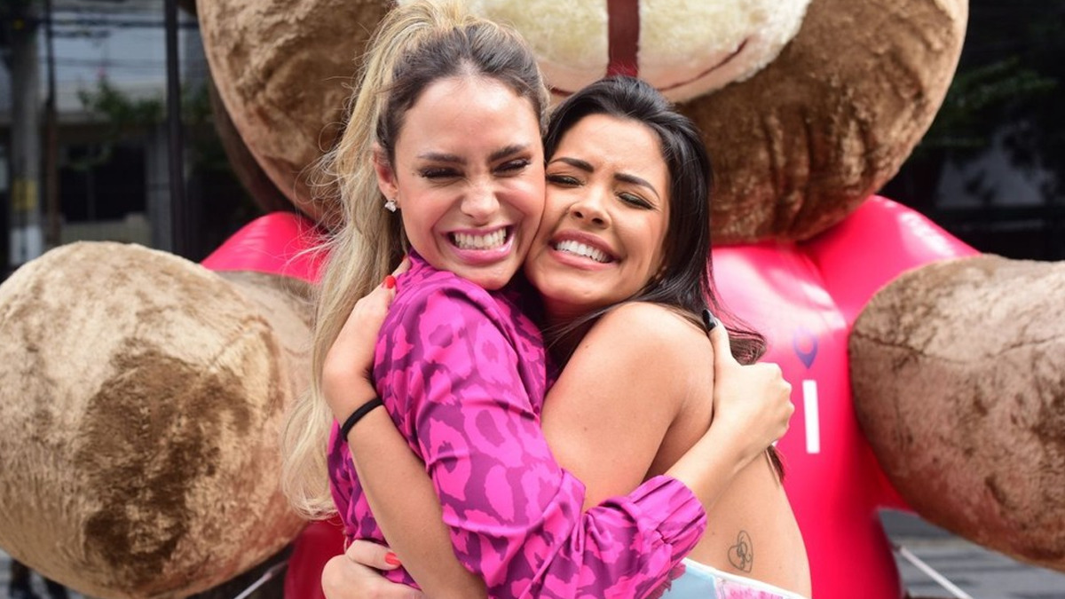 Sarah e Ivy se abraçam (Leo Franco/AgNews)