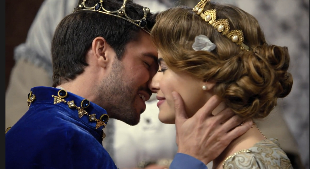 Enrico (Bernardo Velasco) e Pietra (Rayanne Morais) em Belaventura