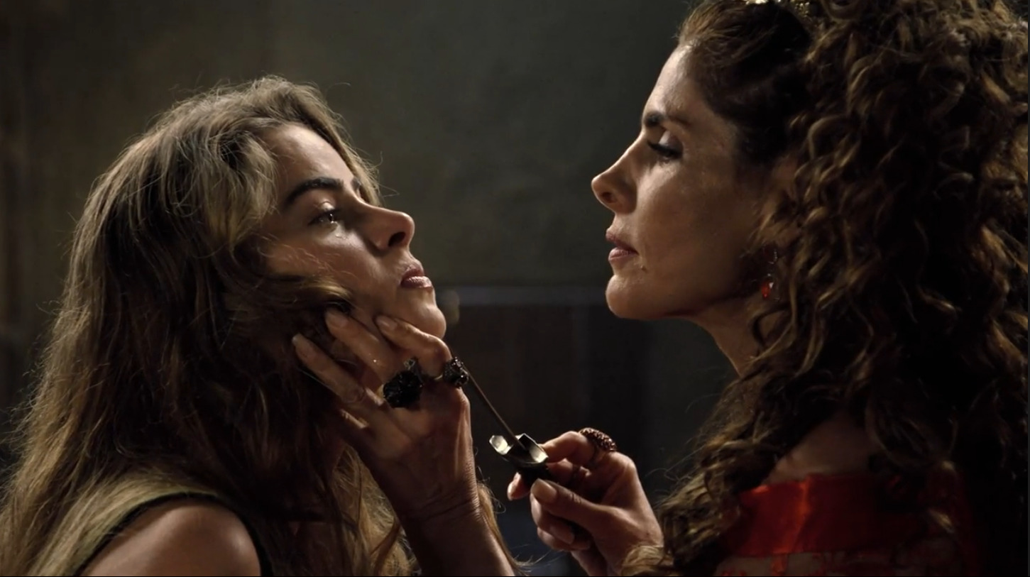 Marion (Helena Fernandes) e Pietra (Rayanne Morais)