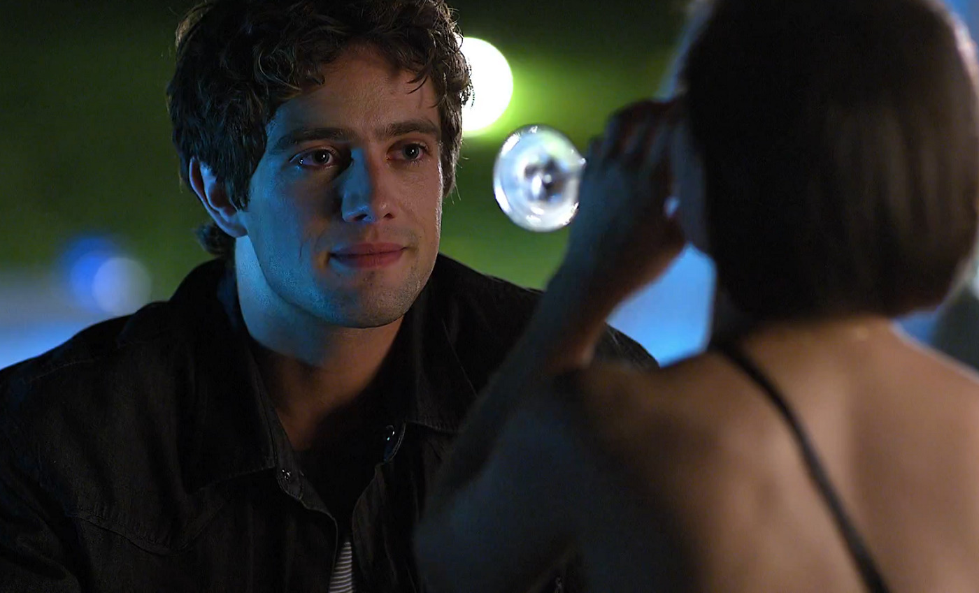 Nina (Bianca Comparato) e Rodrigo (Rafael Cardoso)