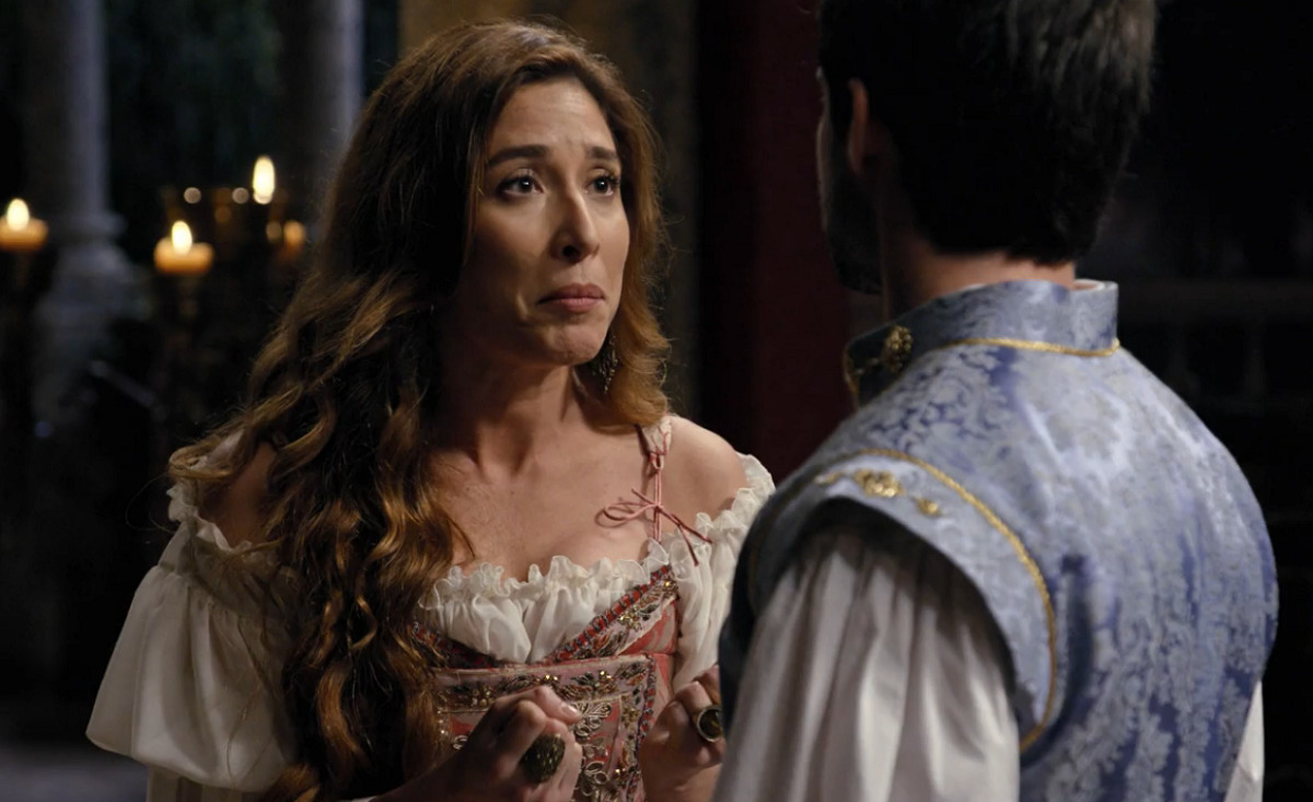 Selena (Giselle Itié) em Belaventura