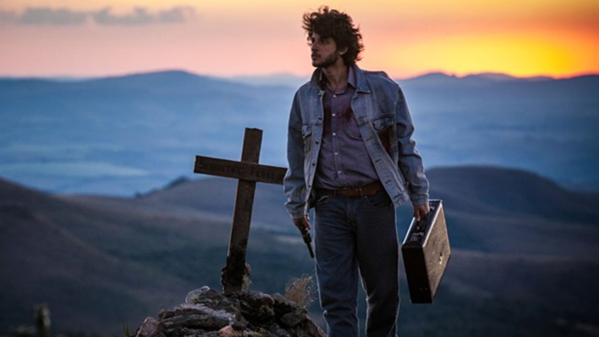 Chay Suede como José Alfredo quando jovem, em cena de Império (Reprodução: Globo)