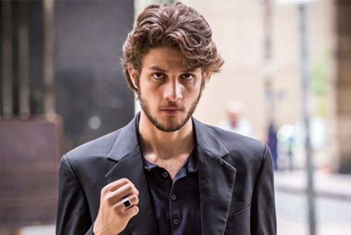 José Alfredo (Chay Suede), em Império