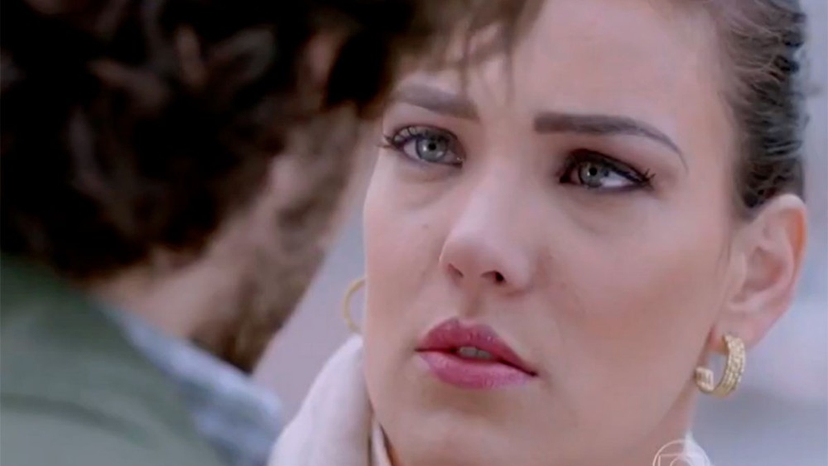 Em 'Império', José Alfredo (Chay Suede) se casa com Maria Marta (Adriana Birolli) (Foto: Globo)