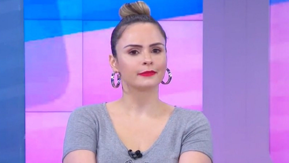 Ana Paula Renault no Fofocalizando