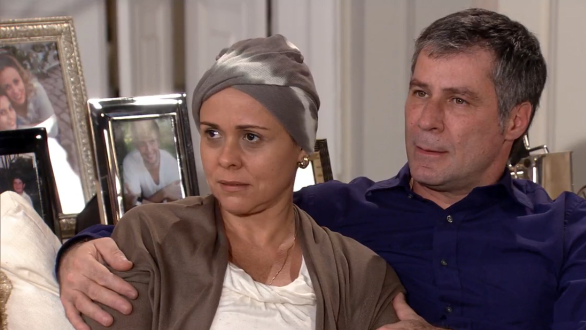 Bruna (Giulia Gam) e Gustavo (Leopoldo Pacheco) em Ti-ti-ti