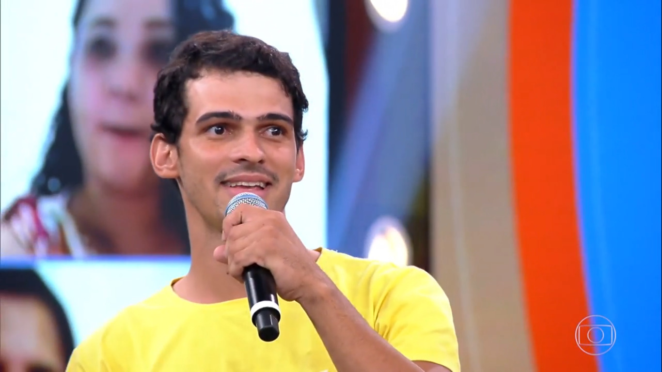 Lucas Perrone, o ‘cantor da bicicleta'