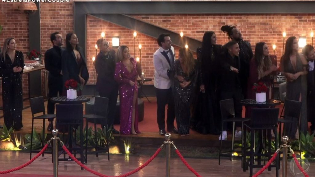 Casais entram no Power Couple Brasil (Reprodução Playplus)