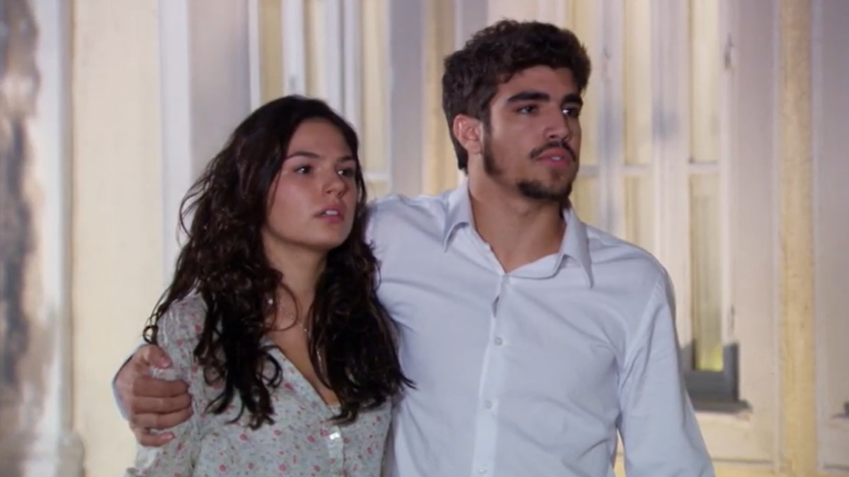Edgar (Caio Castro) e Marcela (Isis Valverde) em Ti Ti Ti (Reprodução/Globo)