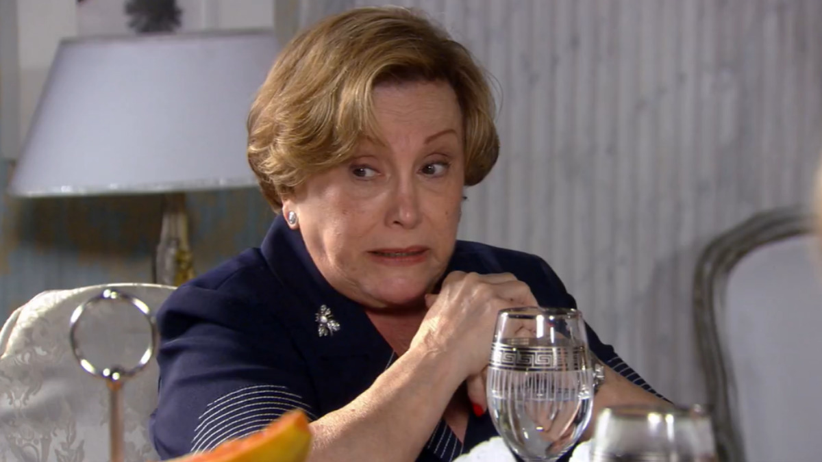 Júlia (Nicette Bruno) em Ti Ti Ti (Reprodução/Globo)
