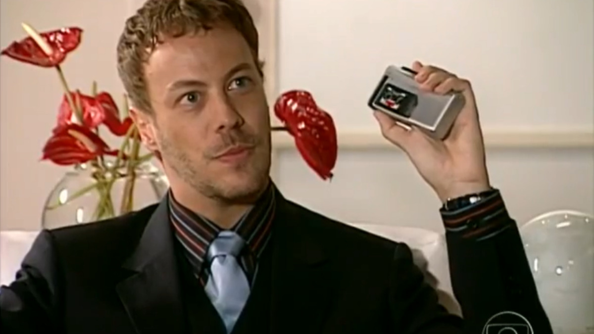 Tony (Guilherme Weber) em Da Cor do Pecado (Reprodução/Globoplay)