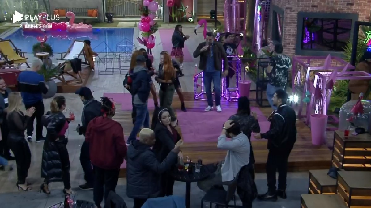 Festa Flamingo no Power Couple