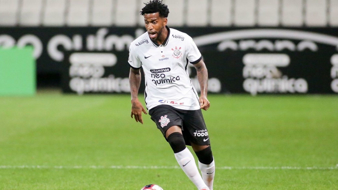 Gil jogando pelo Corinthians