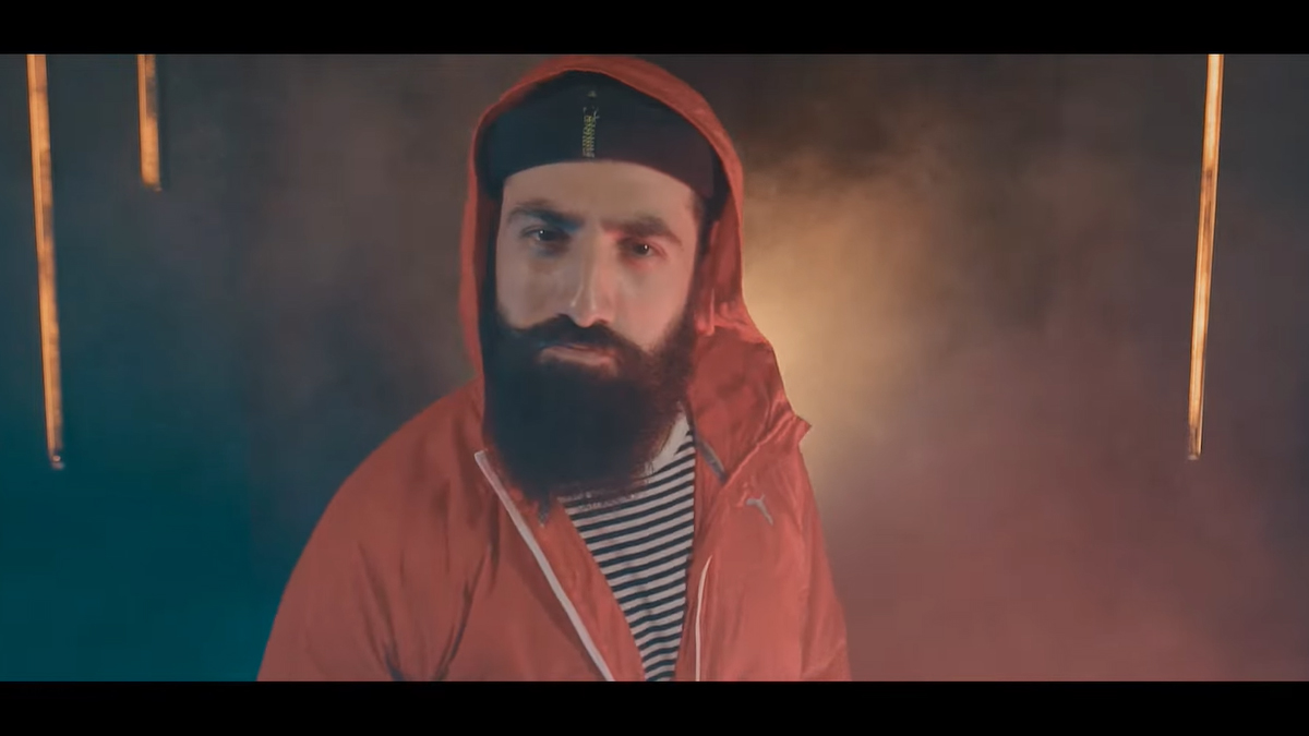 Kaysar Dadour no video de Não Quer Parar