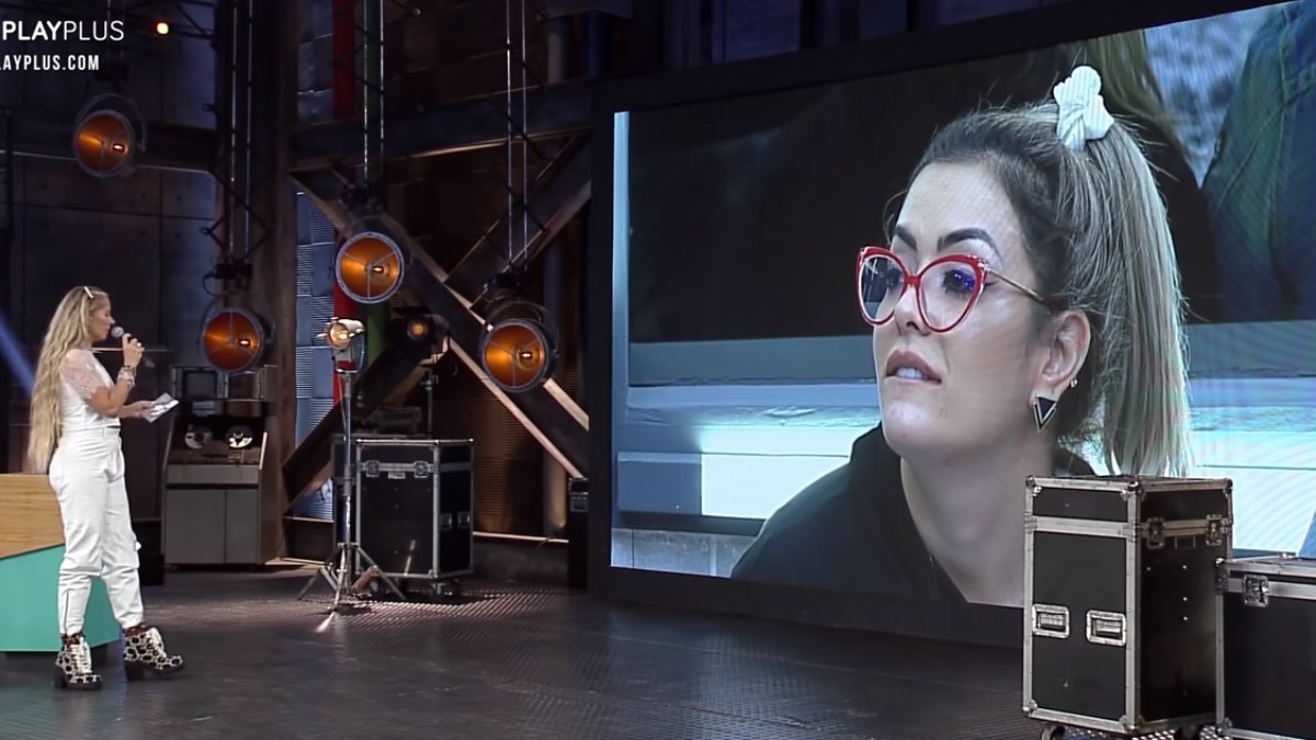Li Martins confere a resposta de JP Mantovani No Power Couple