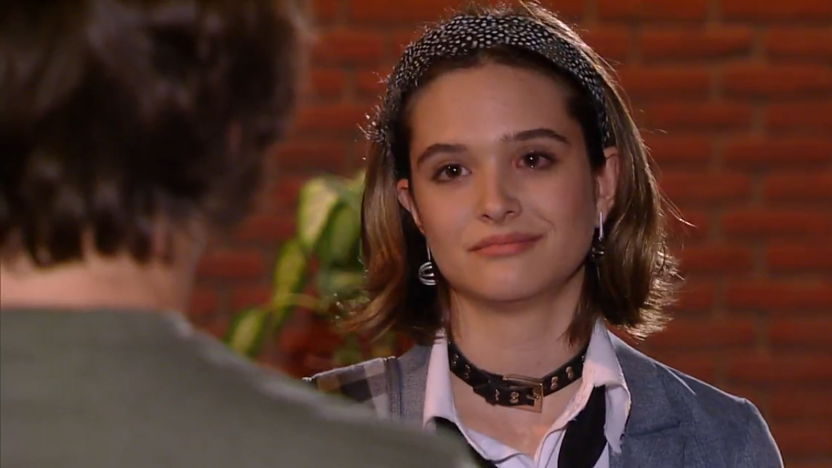Luti (Humberto Carrão) e Valquíria (Juliana Paiva) em Ti ti ti