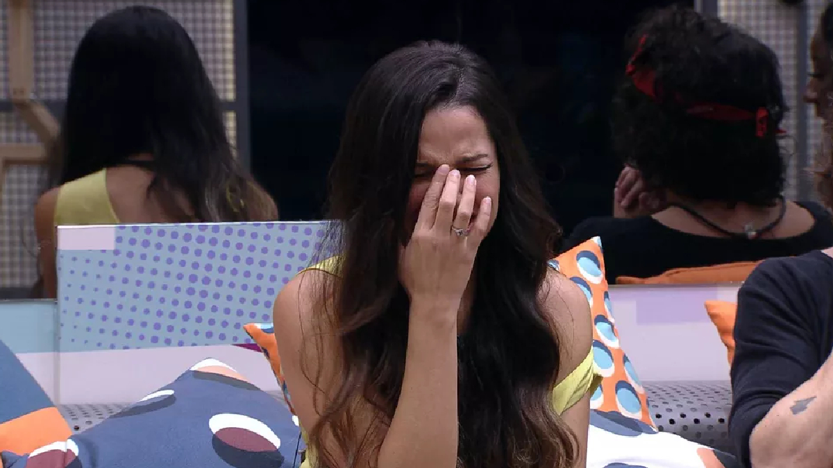 Juliette se emociona com áudio da família no BBB 21