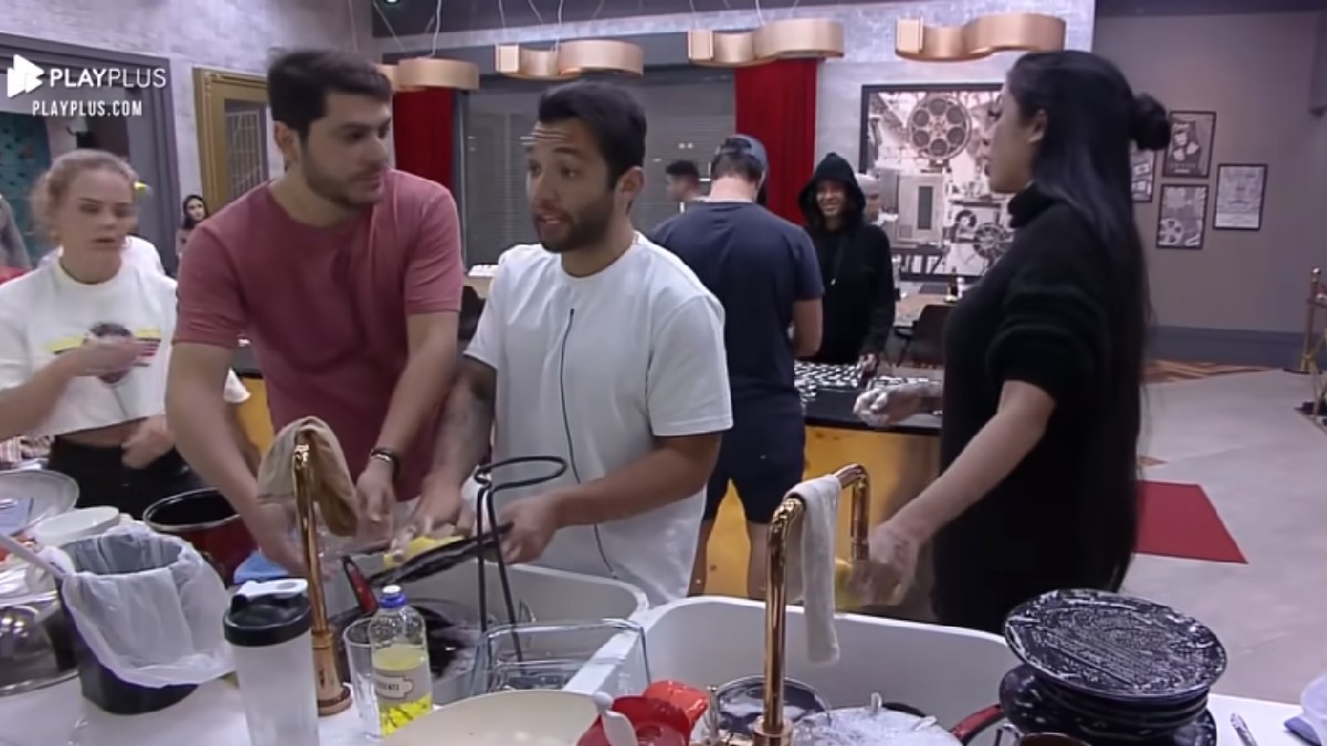 Participantes reclamam de sujeira na casa do Power Couple