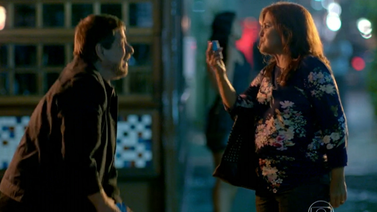 Reginaldo (Flávio Galvão) e Jurema (Elizângela) em Império (Reprodução/Globo)
