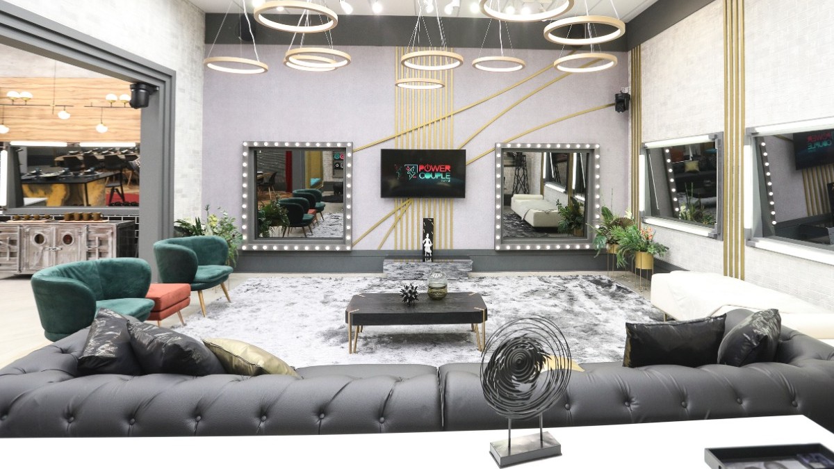 Sala de Estar do Power Couple Brasil (Reprodução Twitter Oficial)