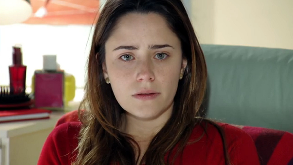 Ana (Fernanda Vasconcellos) em cena de A Vida da Gente