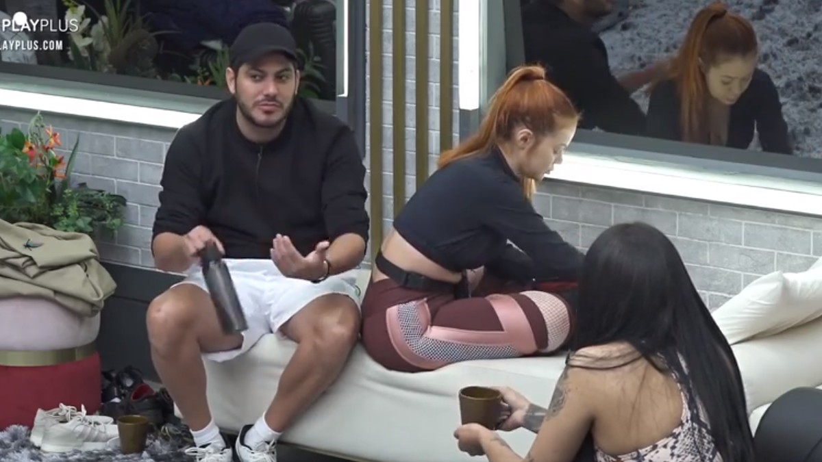 Yugnir, Mirela Janis e Medrado no Power Couple_1105