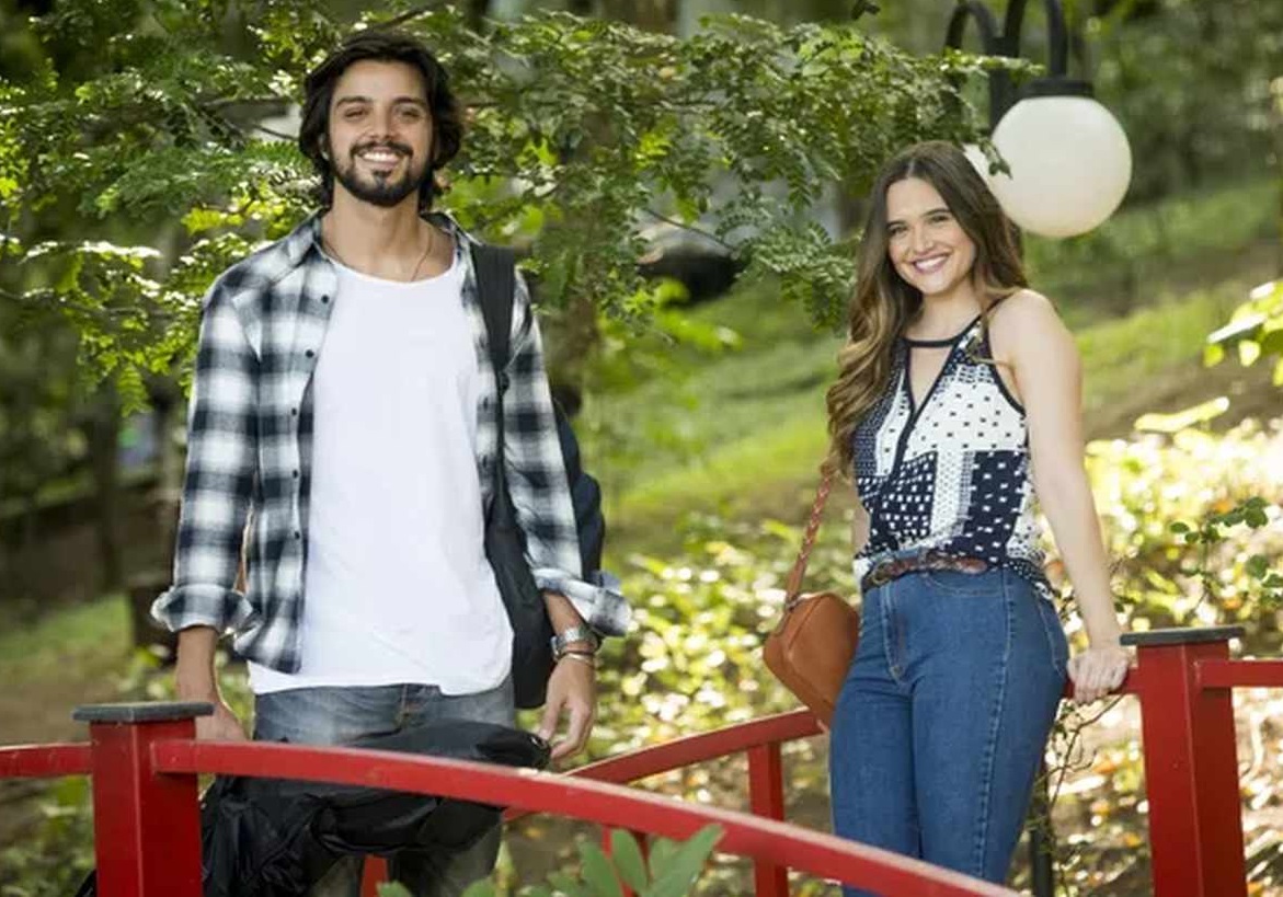 Luna e Alejandro se encontram