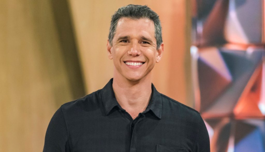 Márcio Garcia nos bastidores da Globo (Divulgação)
