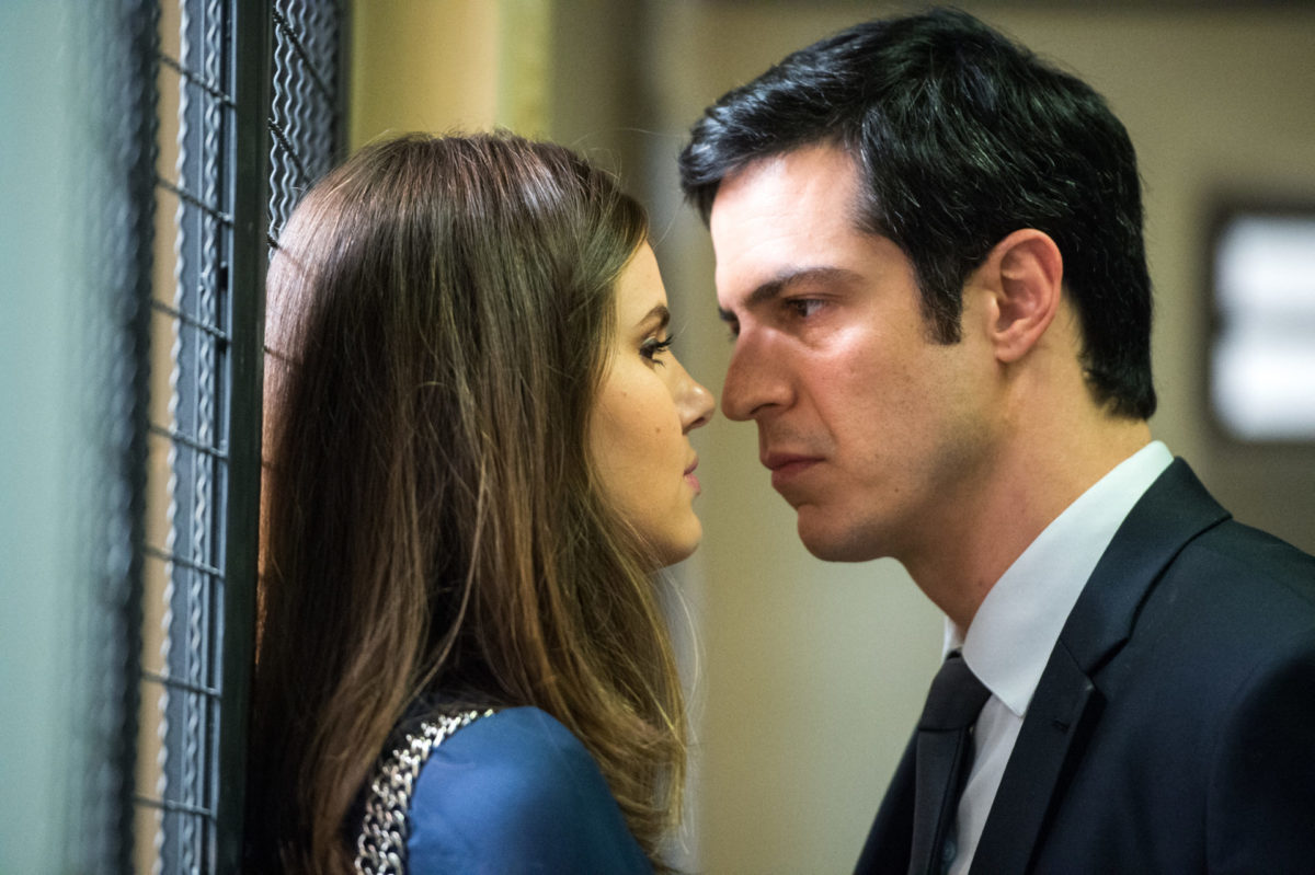 Eric (Mateus Solano) e Luiza (Camila Queiroz) de Pega Pega (Divulgação)