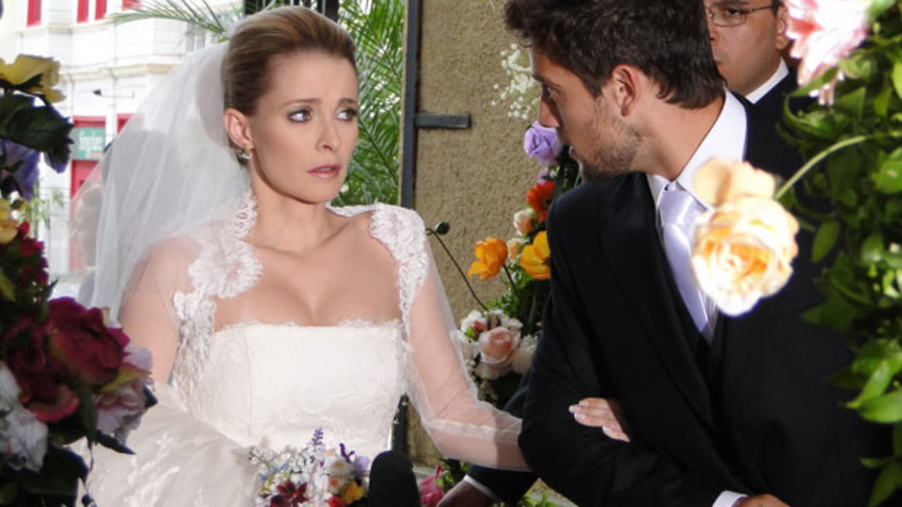 Maria Helena Chira e Rafael Cardoso como Camila e Jorgito em Ti-Ti-Ti (Reprodução / Globo)