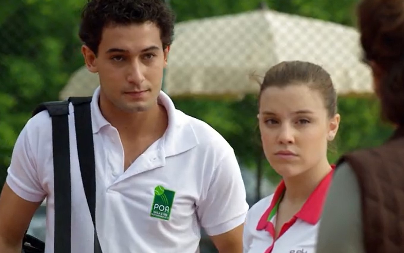 Rafael Almeida e Alice Wegmann